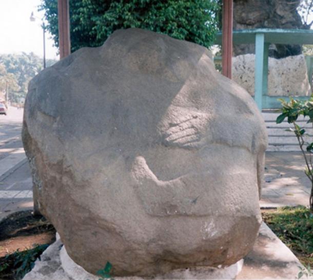 A potbelly sculpture from Monte Alto in Guatemala, on display in the plaza of La Democracia. (CC BY-SA 3.0)