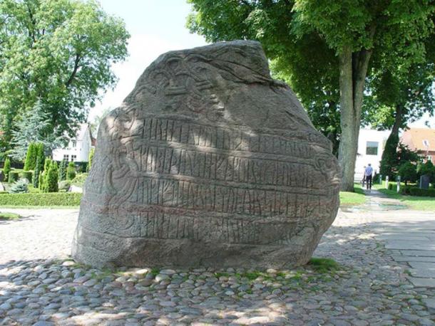 A runestone with an inscription to Harald Bluetooth