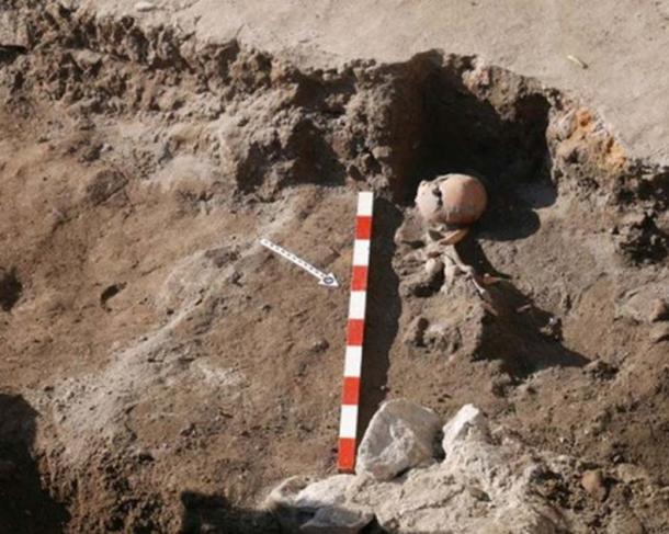 A skeleton with an arrow in or at the chest has been discovered in a burial from the 11th-12th century AD.