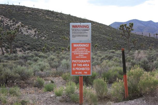 A warning sign at Area 51 Groom Road gate. (Tim1337/CC BY SA 3.0)