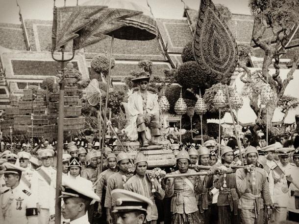 Bhumibol Adulyadej of Thailand at his official coronation in May 1950. (Public domain)