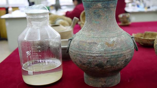 About 3.5 liters of the liquid, now said to be an ancient Chinese elixir of life, were found in a bronze bottle. (Kaznews.kz)