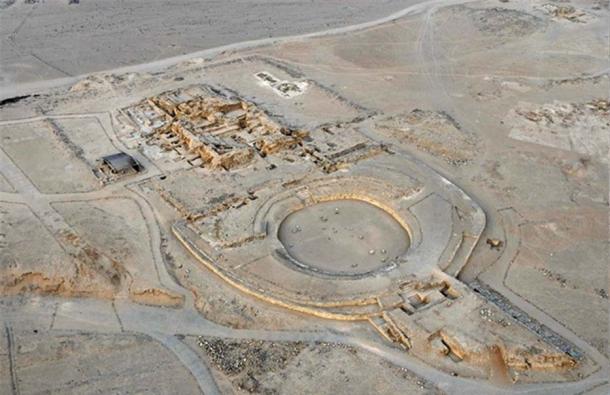 Aerial photo of the ‘Caral Amphitheater.’ There is debate whether the Norte Chico Civilization is ‘urban’ enough to be called a civilization, or if it should be called a complex society instead.