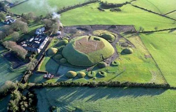 Aerial view of Knowth. 
