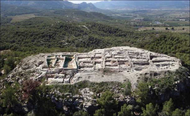 Aerial view of La Almoloya in 2015. (figure courtesy of the Arqueoecologia Social Mediterrània Research Group, Universitat Autònoma de Barcelona/Antiquity Publications Ltd)