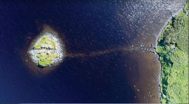 Aerial views of the crannogs in Loch Bhorgastail. (F. Sturt / Antiquity)