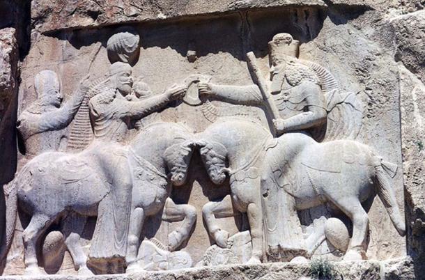 Ahura Mazda (on the right, with high crown) presents Ardashir I (left). 