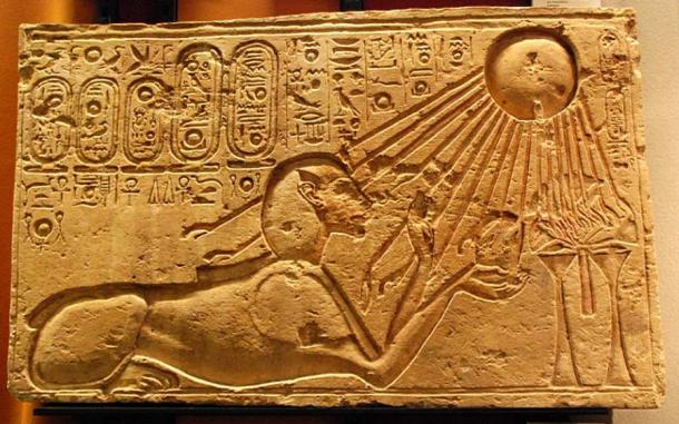 Akhenaten “bathing” in the solar light of Aten, the new god of ultimate stature in the radically unique Amarna period. (Hans Ollermann / CC BY 2.0)