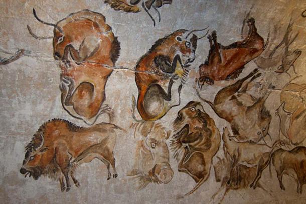Altamira Bison. Reproductions at the Museo del Mamut, Barcelona 2011