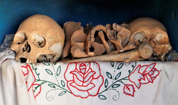 Ancestors’ remains are displayed on the Day of the Dead. (©georgefery.com)