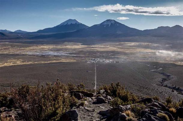 The Andean desert landscape at Sajama National Park, home to the mysterious Sajama Lines. (Florian / Adobe Stock)
