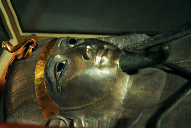 Silver Antropoid coffin of Psusennes I the Silver Pharaoh. (Jerzy Strzelecki / CC BY-SA 3.0)