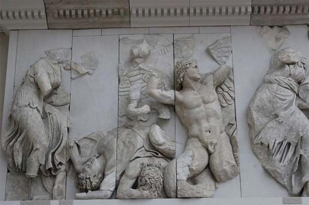 Aphrodite battles the giants at the Pergamon Altar. (Miguel Hermoso Cuesta/CC BY-SA 4.0)