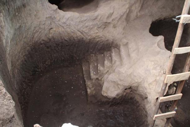 Archaeological features found at the Plaza San Francisco in Quito, Ecuador. (Credit: Colectivo Kitu Milenario Photos: César Cáceres Rojas)