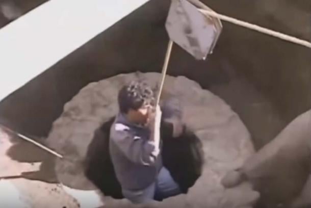 Archaeologist Sergio Gomez is lowered into a perfectly formed stone and cement well shaft that passes underground 14 feet and opens to a deep cavern. At the time of the pyramid’s assembly, the shaft may have delivered a combination of water and chemicals which reacted directly underneath the pyramid, delivering its charge to nearby pods. (PBS TV, Teotihuacan’s Lost King’s. Screenshot via Youtube)