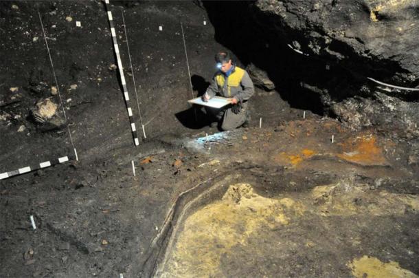 Archaeologist Mykhailo Sokhatskyi conducting excavations at Verteba Cave in the Ukraine, where evidence of the Trypillian culture has been found. (Mykhailo Sokhatskyi)