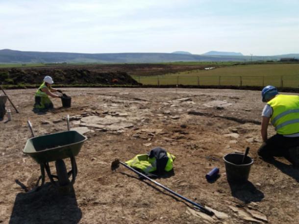 Archaeologists at the site outside Finstown in Orkney where the human figurines were discovered. (Orkney.com)