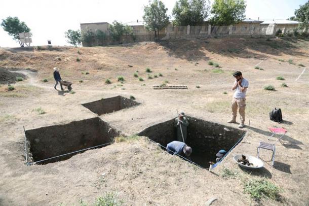 Archaeologists at work on Hegmataneh hill where the new Iranian Median Empire discoveries were made (IRNA)