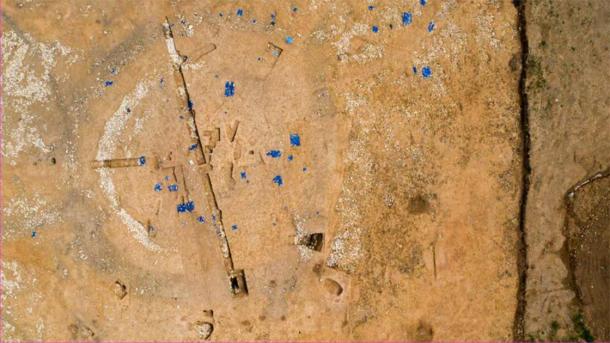 Los arqueólogos también han descubierto los restos de un monumento funerario de la Edad del Bronce. (Rubicon Heritage Services Ltd)
