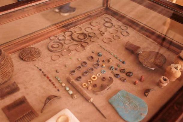 Archaeologists uncovered many beautiful artifacts. (Ministry of Tourism and Antiquities)