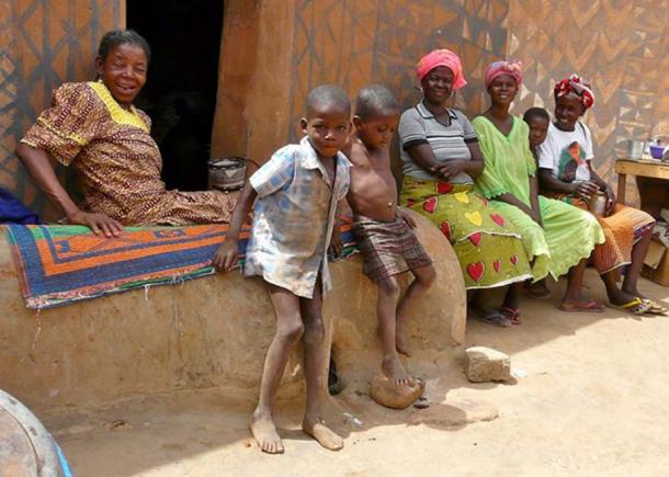 Art and architecture are two ways in which the Kassena express their cultural identity.