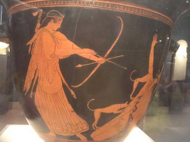 Artemis slaying Actaeon. From Beazley, John D. Attic Red-figure Vases in American Museums. Cambridge: Harvard UP, 1918. This drawing is found on page 113 of that text.