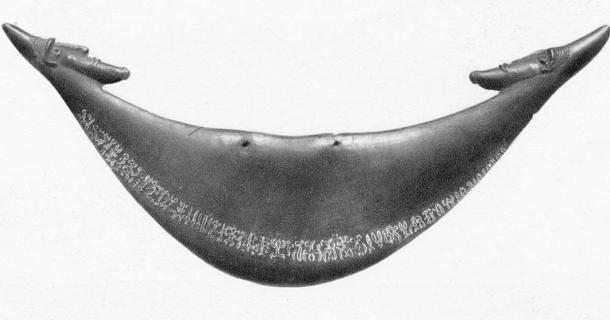 Artifact inscribed with undeciphered Rongorongo script. (CC BY-SA 3.0)