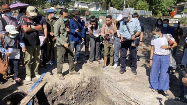 A large number of ≈ of the public sector, government agencies and academics, such as Prof. Thanet Charoenmuang, have visited the site of the ancient Lan Na Kingdom palace. (Thai PBS)