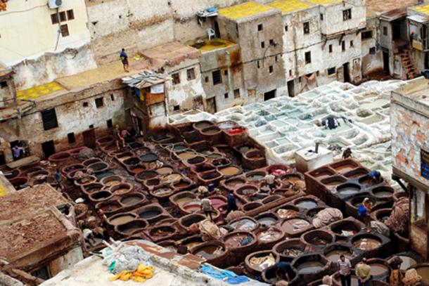 At the Chouara Tannery, the whole leather tanning process is visible from the terraces surrounding the site. (just_a_cheeseburger/CC BY 2.0)