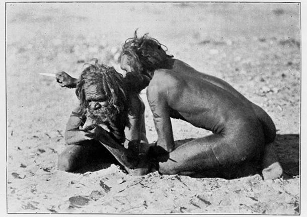 Australian Aborigines - Kurdaitcha using a pointing bone. (Fæ / CC BY-SA 4.0)