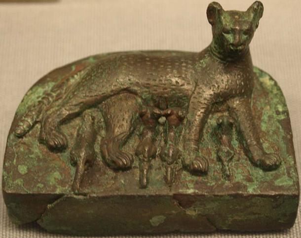 Bastet Nursing Kittens Kunst History Museum