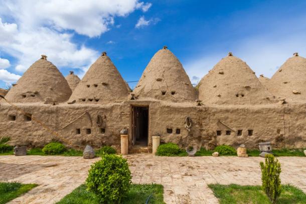 Harran beehive houses, (Bora /Adobe Stock)
