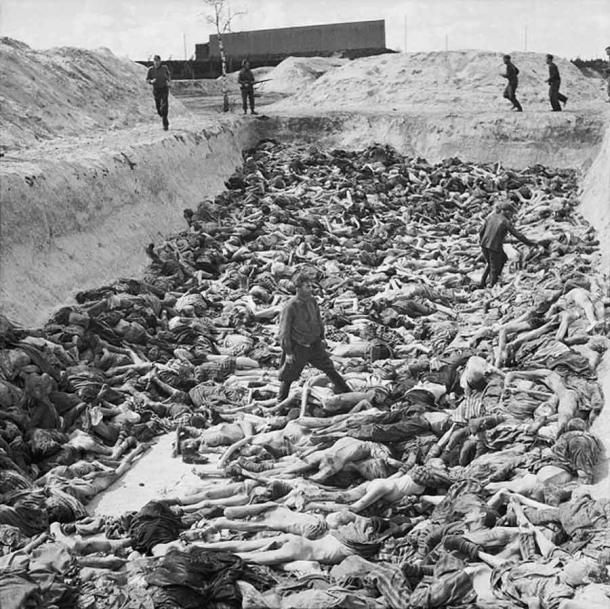 Mass grave at the Bergen-Belsen concentration camp taken in 1945. (Public domain)