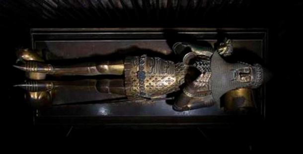 La efigie del Príncipe Negro en su tumba en la Catedral de Canterbury. (© Dean y Capítulo de Canterbury)