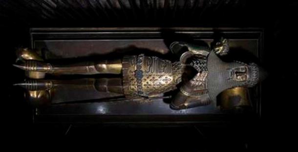 The effigy of the Black Prince on his tomb at Canterbury Cathedral. ( © Dean and Chapter of Canterbury )