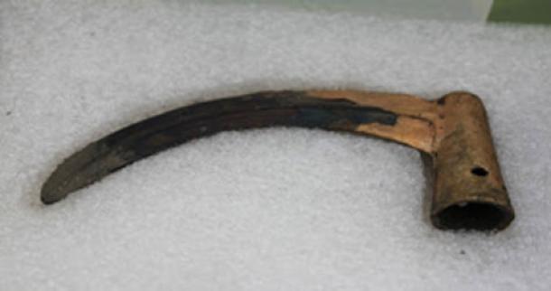 ​  Blade of bronze scythe (Photo credit: Dan Dunkley)