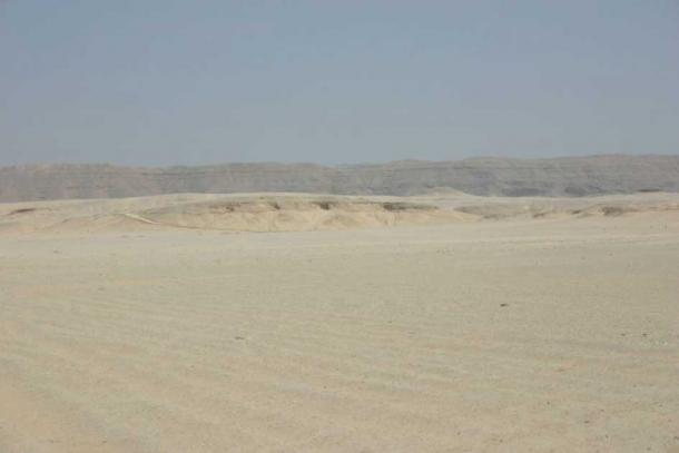 Bluff showing entrance to some of the southern tombs at Amarna, where Nakhtpaaten’s tomb was only begun. (Public Domain)
