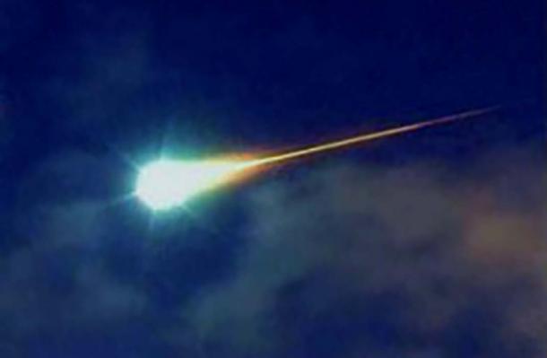 Bolides are extremely bright meteorites that often explode while in mid-air. (Public Domain)