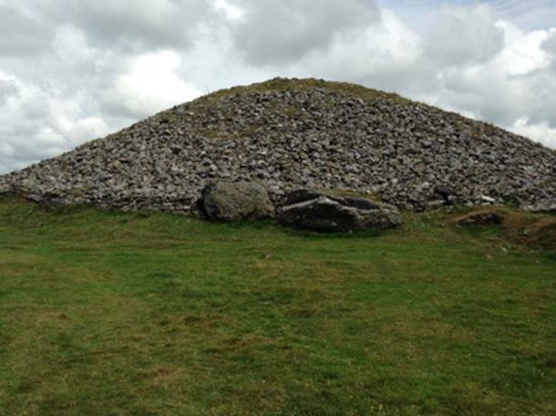 Cairn T: A cairn, or mound of stones. © LPOBryan