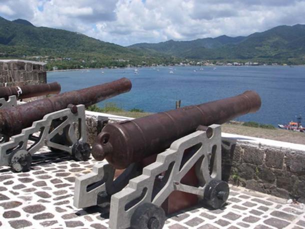 Cannons aimed at the waters from Fort Shirley (CC BY 2.0)
