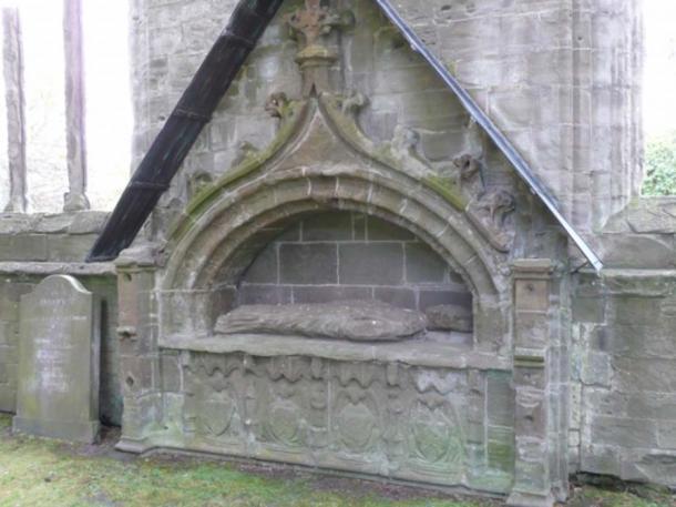 Carvings on the front of the tomb have been known for years, but those on the sides were hidden. (© 2008 A Corpus of Scottish Medieval Parish Churches)