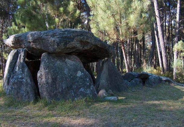 Casa da Moura (‘House of the Moura’), a dolmen in Portugal