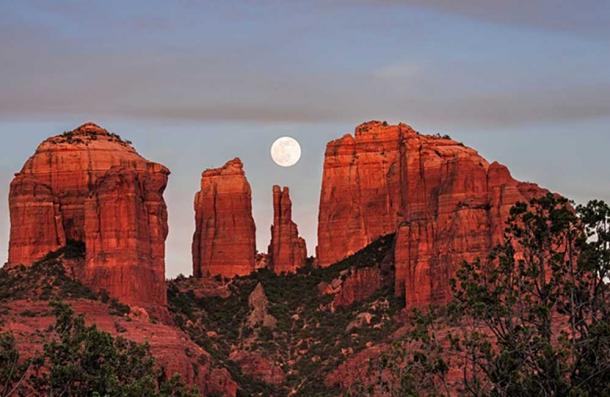 Image credit © “Cathedral of the Moon” Loree Johnson.