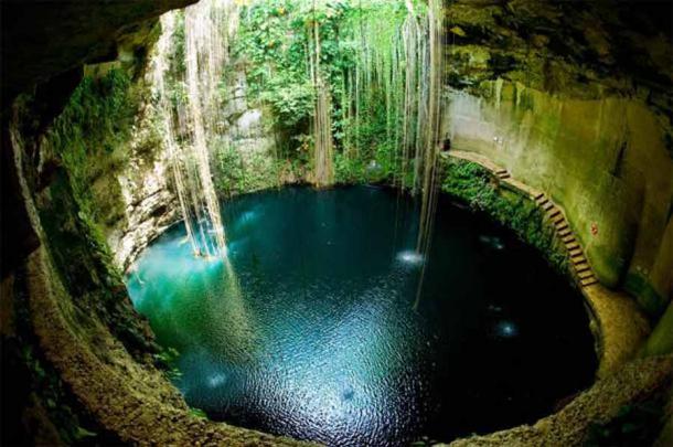 El Cenote Sagrado es considerado uno de los repositorios de ofrendas más grandes de América. (Subbotina Anna/Adobe Stock)