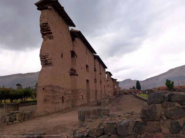 Central wall of the Temple of Viracocha in Raqch'i, Peru. The bases of the circular columns that in the past supported the roof of this large temple are still visible.  (PIERRE ANDRE LECLERCQ/CC BY-SA 4.0)