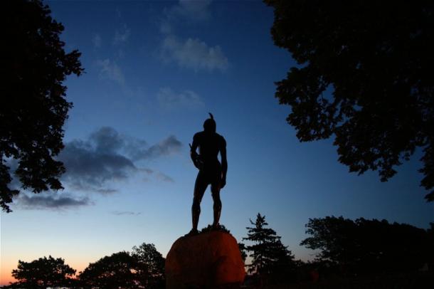 Chief Massasoit statue looks over Plymouth colony harbor. (Image: CC BY-SA 2.0)