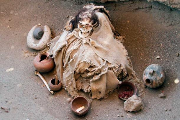 La cultura Chincha enterraba a sus muertos en chullpas y los involucraba en ceremonias en las que se pintaban ciertas calaveras con pigmento rojo de las yemas de los dedos (Gerardo Daniel/Adobe Stock)