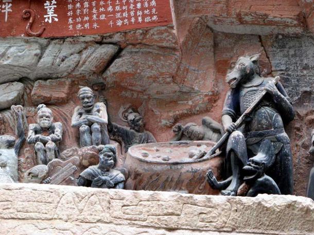 The Chinese “Five Punishments” included boiling a criminal to death and foot amputation. (G41rn8 / CC BY-SA 4.0)