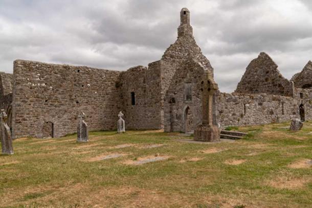 Church ruins at Clonmacnoisee