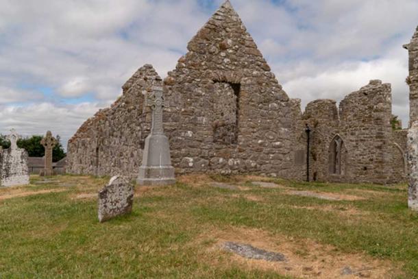 Church ruins at Clonmacnoisee